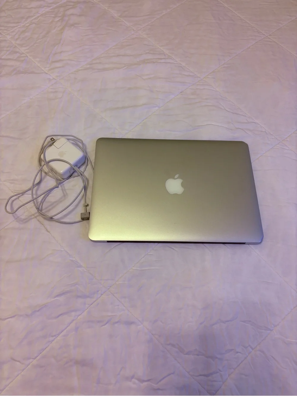 Apple macbook sleek